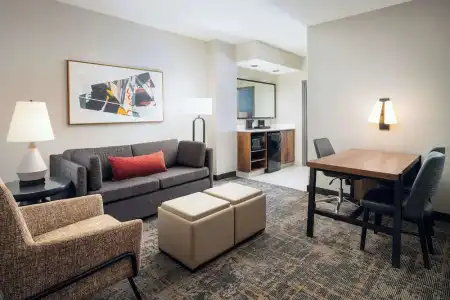 Embassy Suites Lincoln - 64