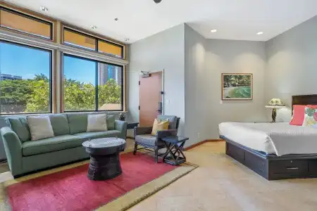 Luana Waikiki & Suites - 172