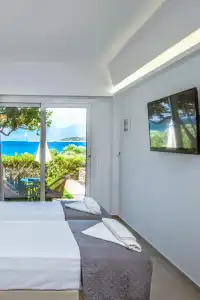 Mirabella Apartments - 101