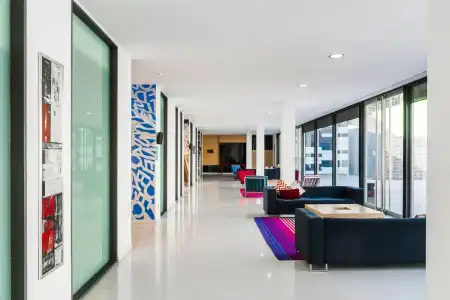 Zentral Ave - 45