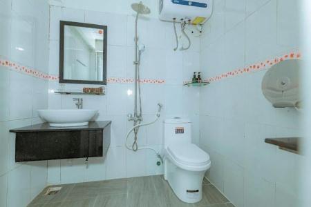 Ken's Backpackers - 128