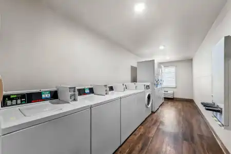 WoodSpring Suites San Antonio South - 21