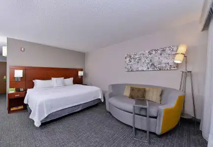 Courtyard Marriott Laredo - 3