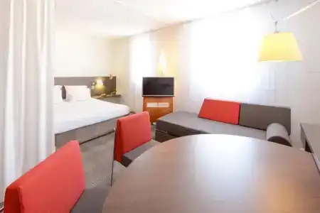 Novotel Suites Clermont Ferrand Polydome - 120