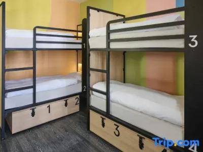 Generator Berlin Alexanderplatz - 64