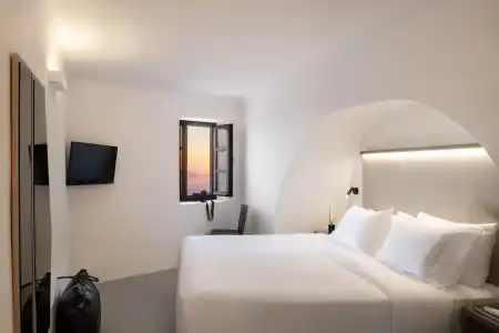 Sun Rocks Boutique | Caldera View Suites & Sunset Dining Experience - 21