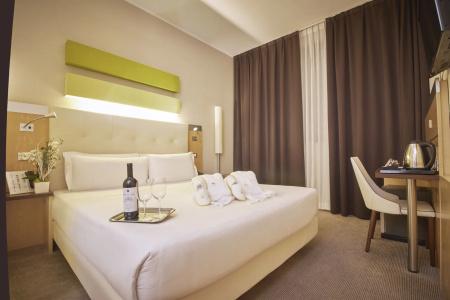 Puccini Milan, Tapestry Collection by Hilton - 19