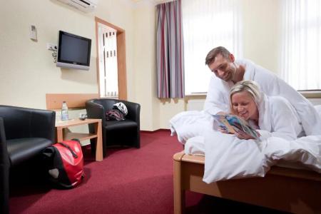 Hotel-Pension am Schwanenteich - 1