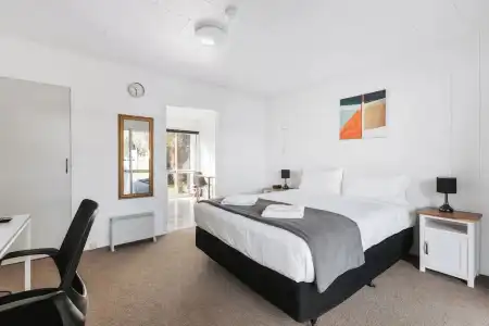 Roselands Motel - 117