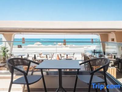 Batis Aero Beachfront Wellbeing - 103