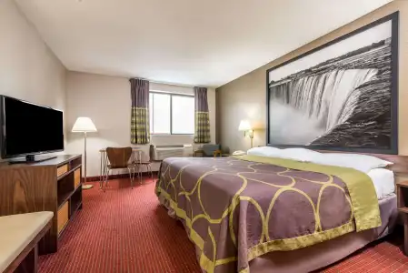 Super 8 by Wyndham Niagara Falls NY - 1