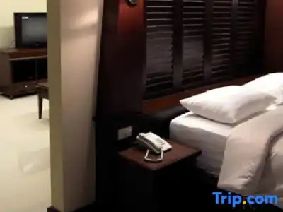 August Suites - 113