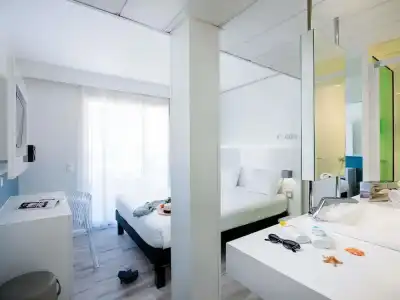 ibis Styles Menton Centre - 93
