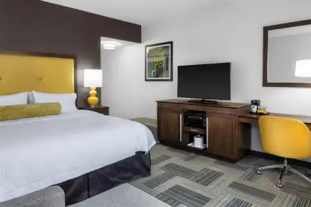 Hampton Inn & Suites Los Angeles/Hollywood - 41