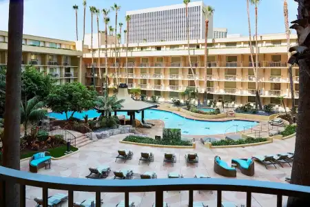 Los Angeles Airport Marriott - 77