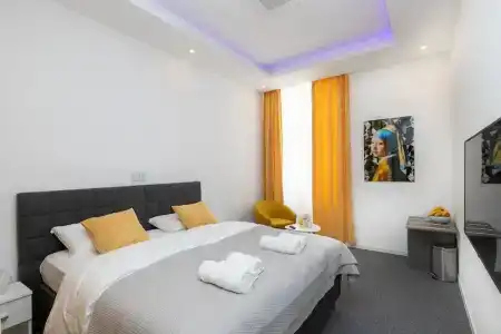 Tesla Boutique Apartments & Rooms - 23