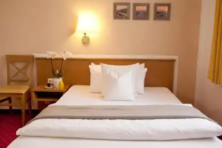 Stadthotel - 13