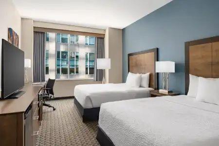 La Quinta Inn & Suites by Wyndham Chicago Downtown - 5