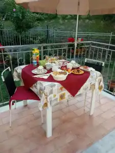 Sally's B&B - 5