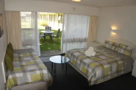 Airport Gold Star Motel - 11