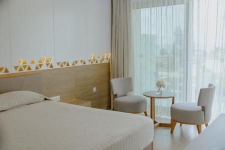 Tasia Maris Seasons - Adults Only - 100