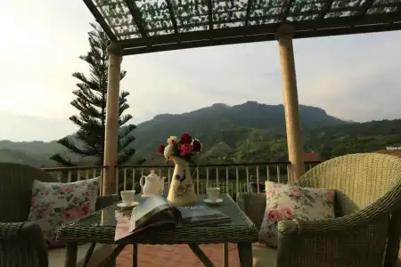 Breeze Hill Resort - 6