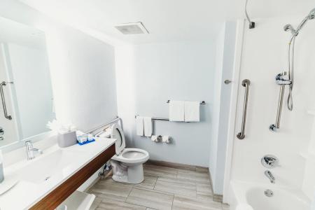 Holiday Inn Express Atlanta NE I-85 Clairmont by IHG - 16