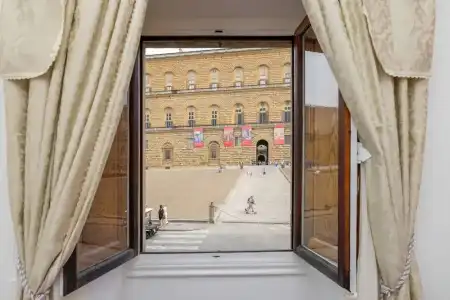 Piazza Pitti Palace - 6