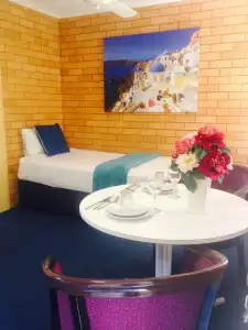 Bosuns Inn Motel - 18