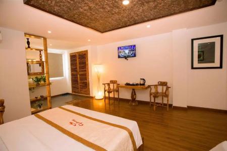 Rex and Apartment - 107