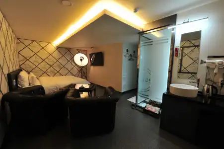 Busan Seomyeon YTT - 10