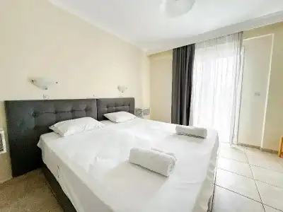 Kavos Plaza - 81