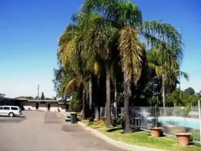 Mayfield Motel - 10