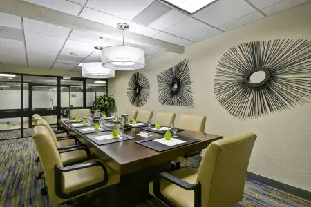 DoubleTree by Hilton Phoenix North - 38
