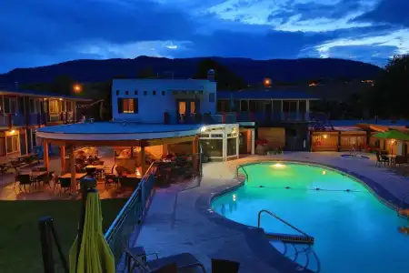 Bowmont Motel - 9
