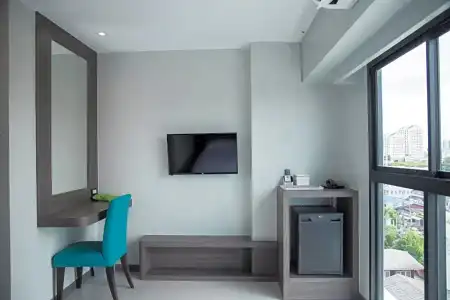Hallton Bangkok - 11