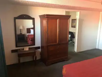 Americas Best Value Inn - 32