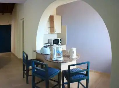 MyroAndrou Beach Apartments - 14