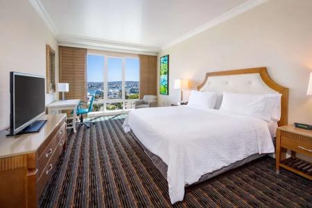 DoubleTree by Hilton San Diego Bayside - 80