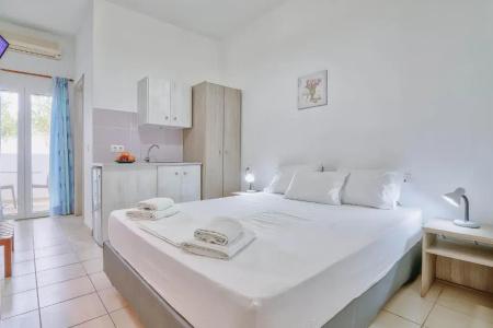 Pavlos Place - 102