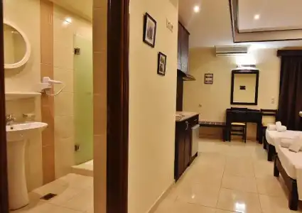24 Seven Boutique - 109