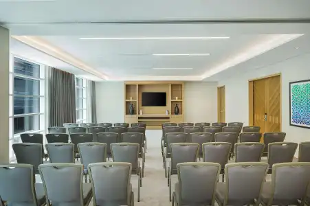 Double Tree by Hilton Dubai Business Bay - 7