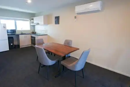Ellerslie Palms Motel - 65