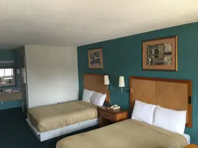 Executive Inn - 1