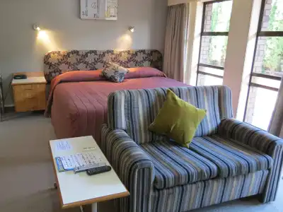 Beetham Park Motel - 2