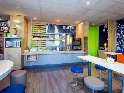 ibis budget Marseille Timone - 17