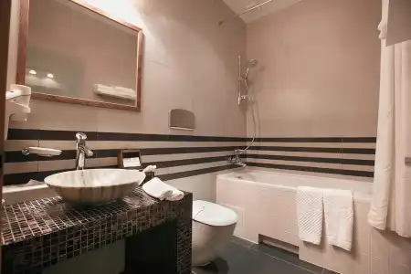 Tsunami Spa - 160