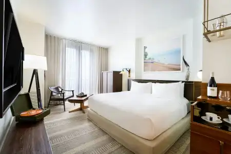 Halcyon, a in Cherry Creek, Denver - 3