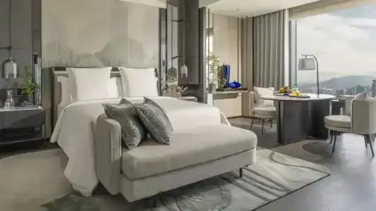 Four Seasons At Centre - 145