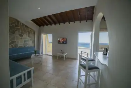 MyroAndrou Beach Apartments - 19